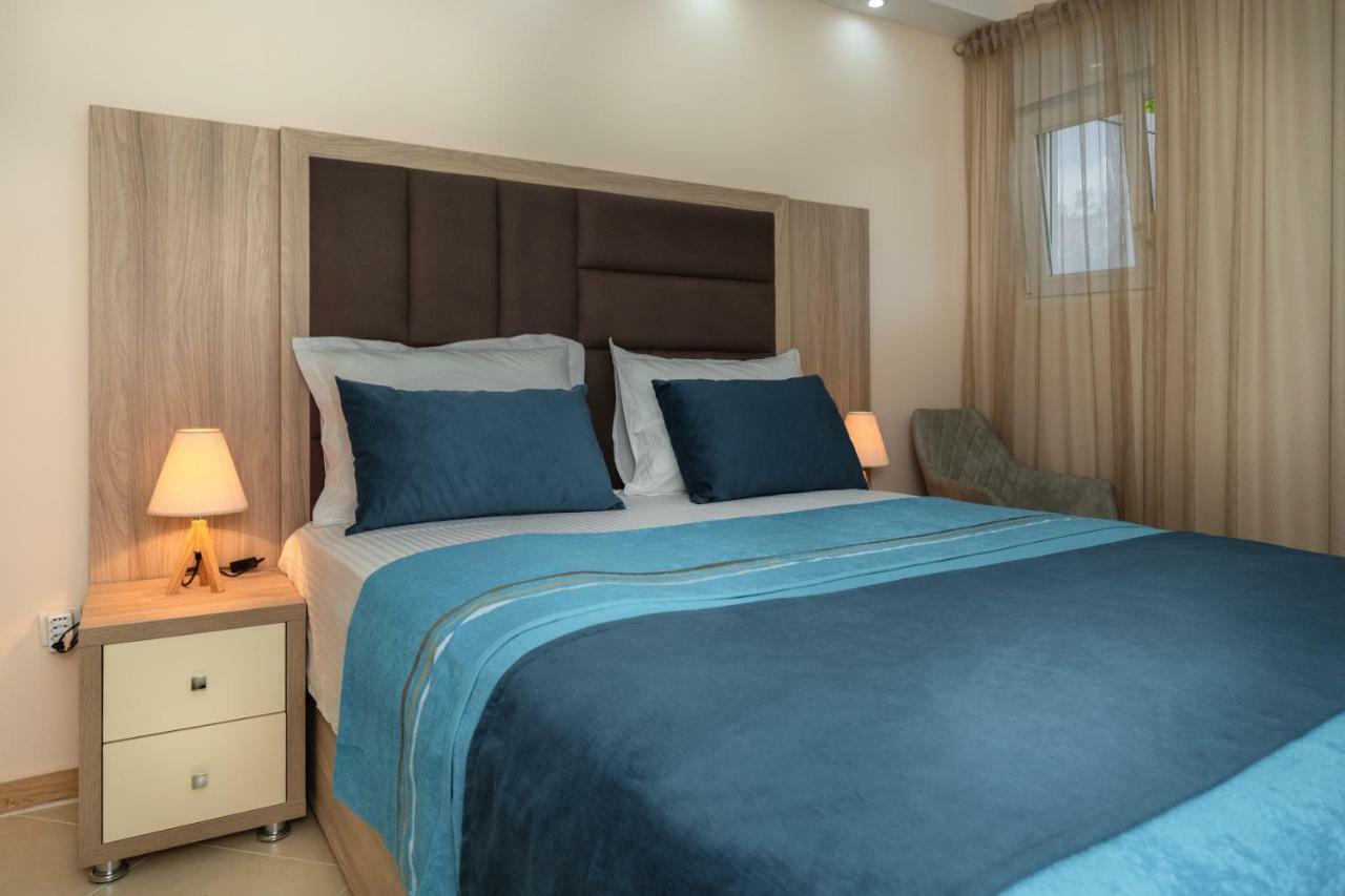 Apartmani Tref Petrovac ภายนอก รูปภาพ
