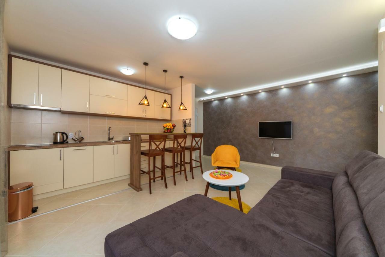Apartmani Tref Petrovac ภายนอก รูปภาพ