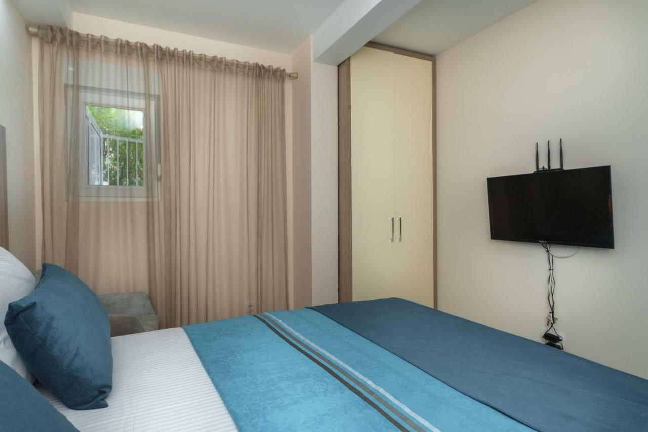 Apartmani Tref Petrovac ภายนอก รูปภาพ