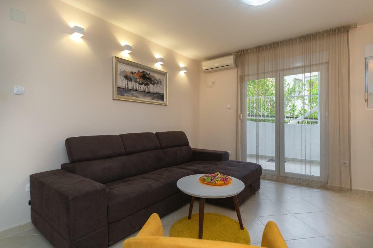 Apartmani Tref Petrovac ภายนอก รูปภาพ