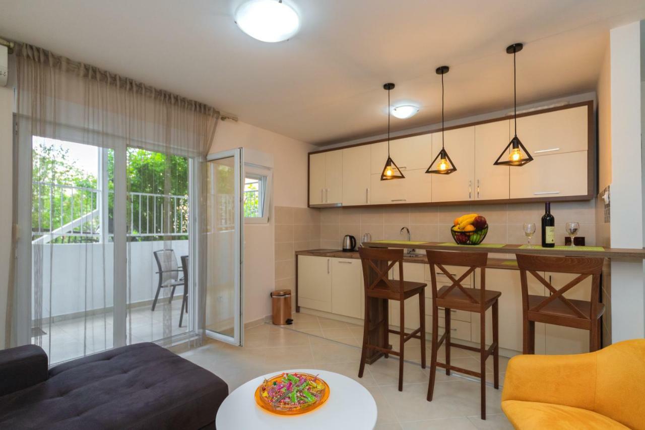 Apartmani Tref Petrovac ภายนอก รูปภาพ
