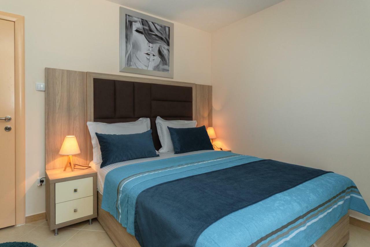 Apartmani Tref Petrovac ภายนอก รูปภาพ
