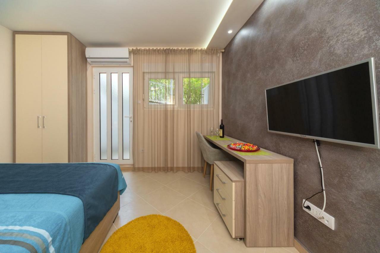 Apartmani Tref Petrovac ภายนอก รูปภาพ