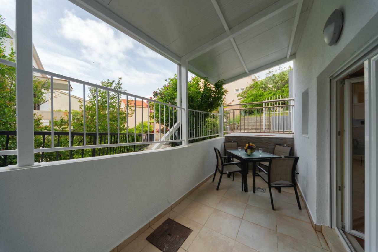Apartmani Tref Petrovac ภายนอก รูปภาพ